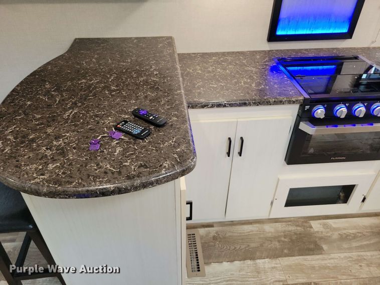 image for item DX7093 2021 Venture Stratus 231VRB camper