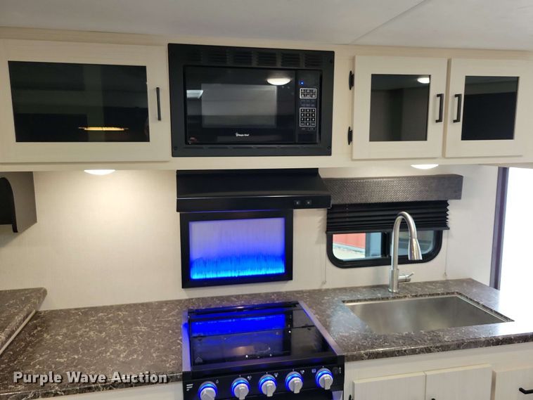 image for item DX7093 2021 Venture Stratus 231VRB camper