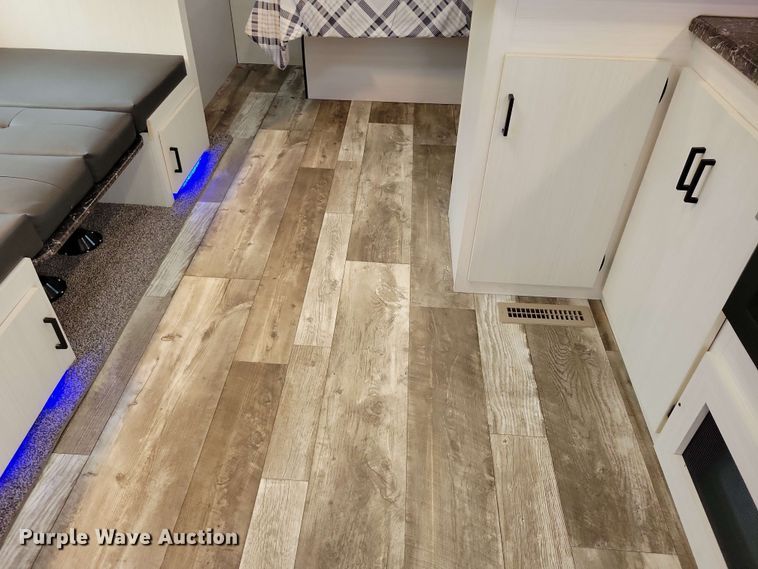 image for item DX7093 2021 Venture Stratus 231VRB camper