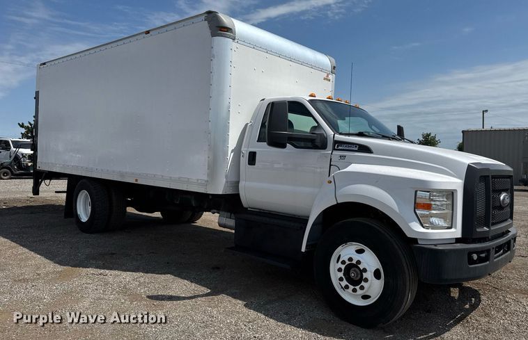 image for item DY0054 2017 Ford F650 box truck