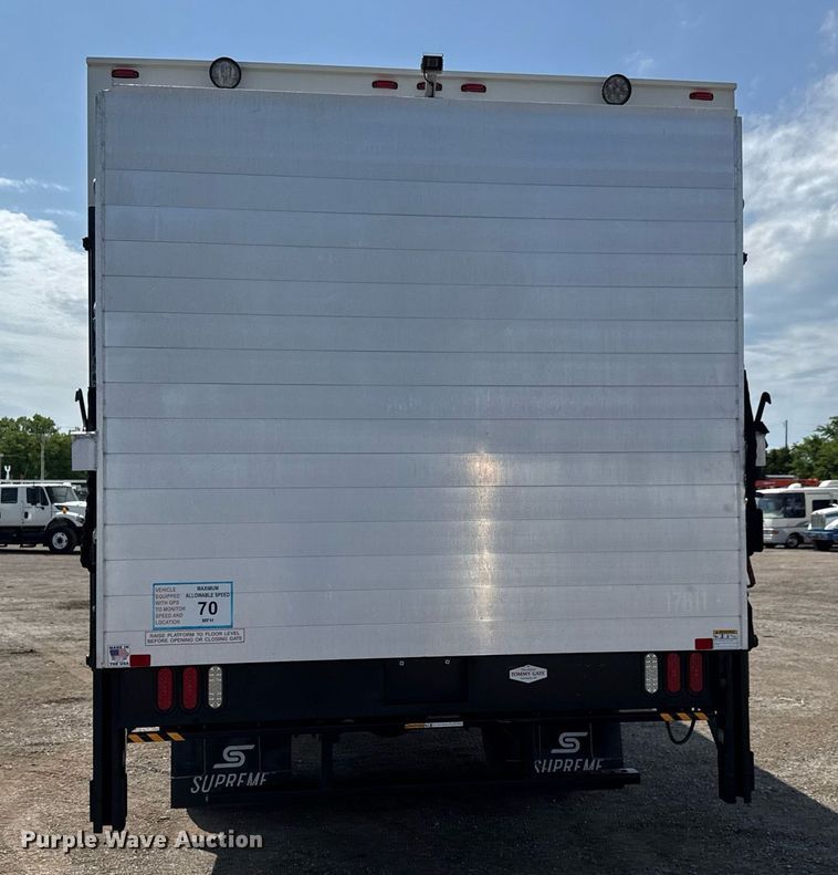image for item DY0054 2017 Ford F650 box truck