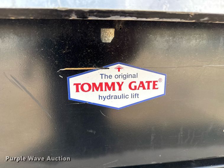 image for item DY0054 2017 Ford F650 box truck