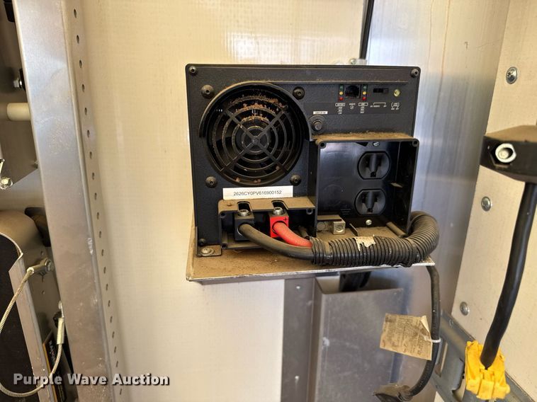 image for item DY0054 2017 Ford F650 box truck