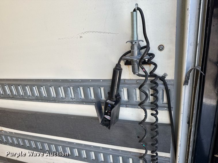 image for item DY0054 2017 Ford F650 box truck