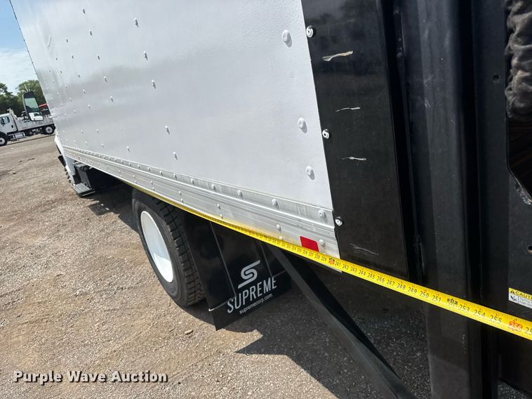 image for item DY0054 2017 Ford F650 box truck