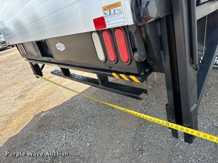 image for item DY0054 2017 Ford F650 box truck