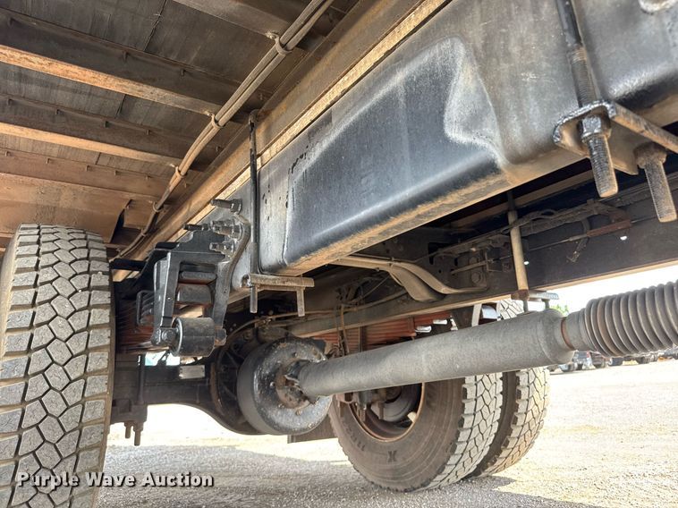 image for item DY0054 2017 Ford F650 box truck