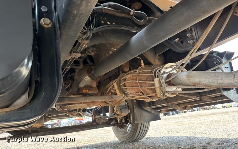 image for item DY0054 2017 Ford F650 box truck