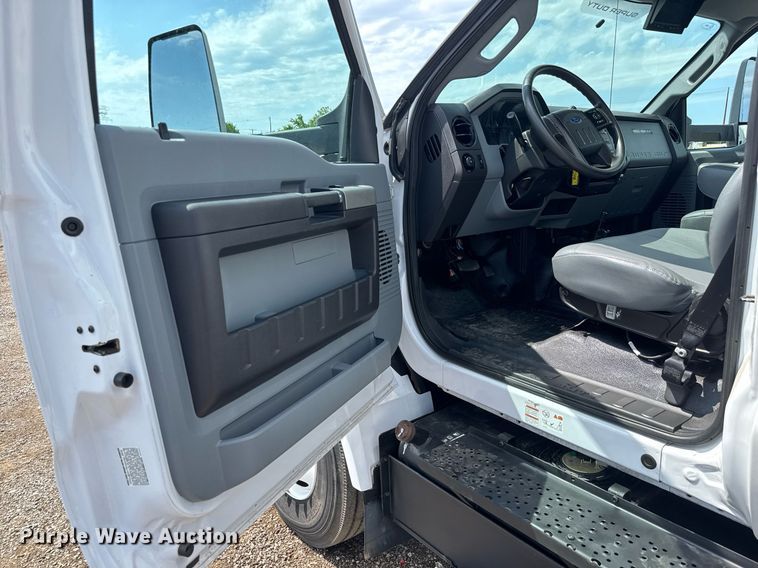 image for item DY0054 2017 Ford F650 box truck