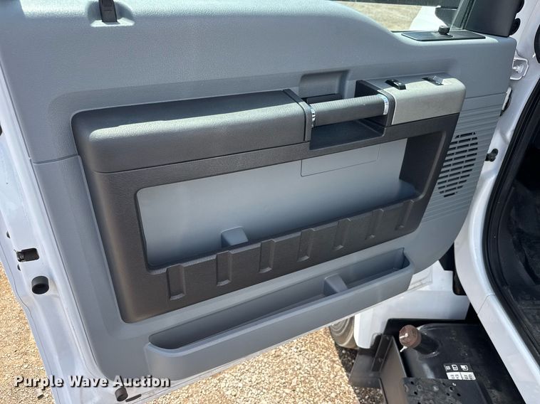 image for item DY0054 2017 Ford F650 box truck