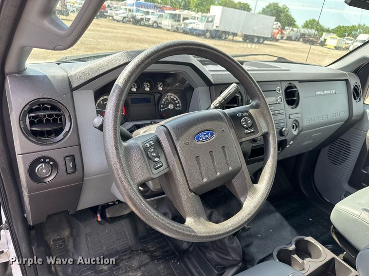 image for item DY0054 2017 Ford F650 box truck