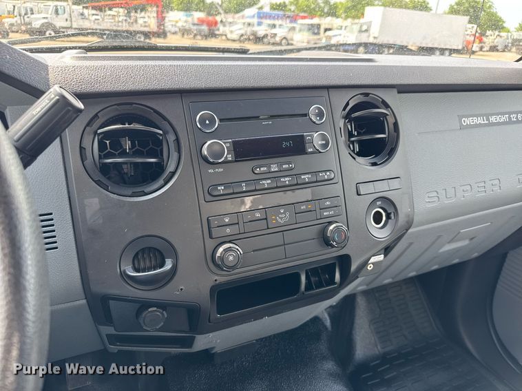 image for item DY0054 2017 Ford F650 box truck