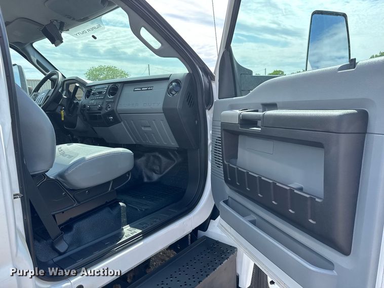 image for item DY0054 2017 Ford F650 box truck