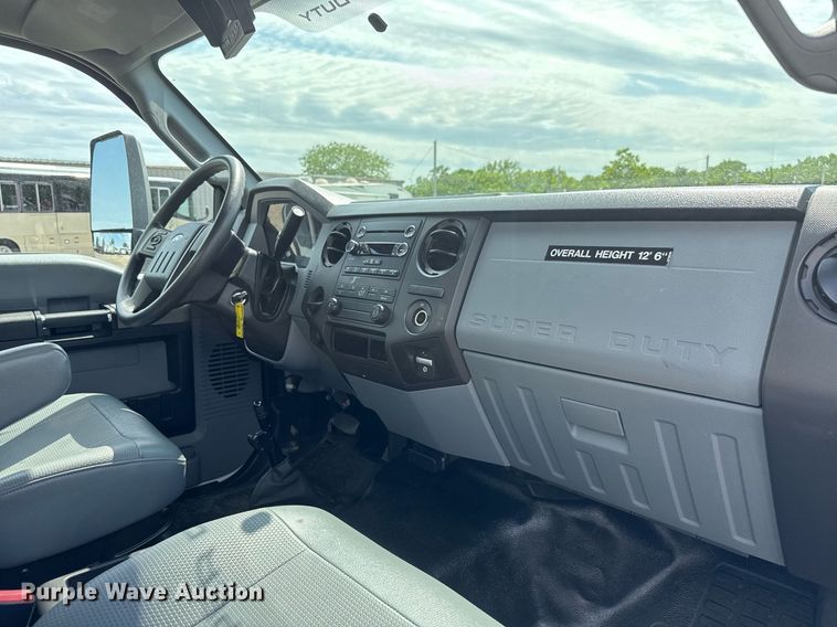 image for item DY0054 2017 Ford F650 box truck