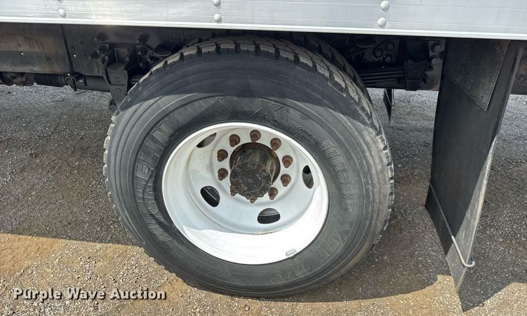 image for item DY0054 2017 Ford F650 box truck