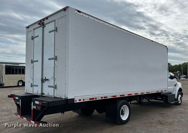 image for item DY0056 2017 Ford F650 box truck