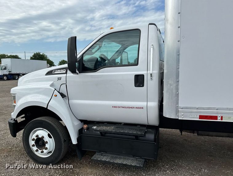 image for item DY0056 2017 Ford F650 box truck