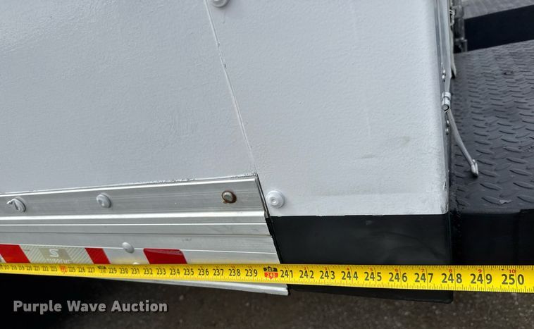 image for item DY0056 2017 Ford F650 box truck