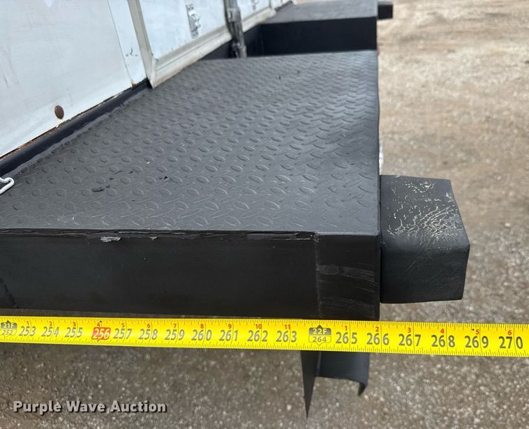 image for item DY0056 2017 Ford F650 box truck