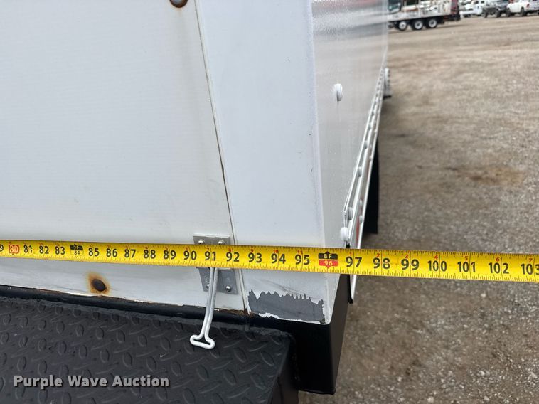 image for item DY0056 2017 Ford F650 box truck