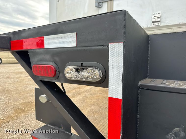 image for item DY0056 2017 Ford F650 box truck