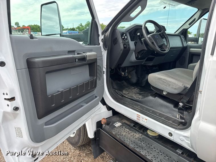 image for item DY0056 2017 Ford F650 box truck