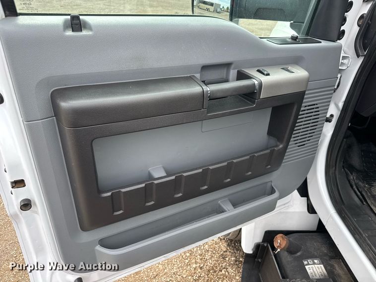 image for item DY0056 2017 Ford F650 box truck