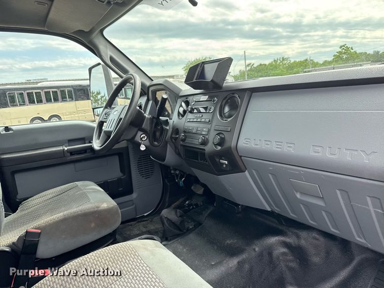 image for item DY0056 2017 Ford F650 box truck