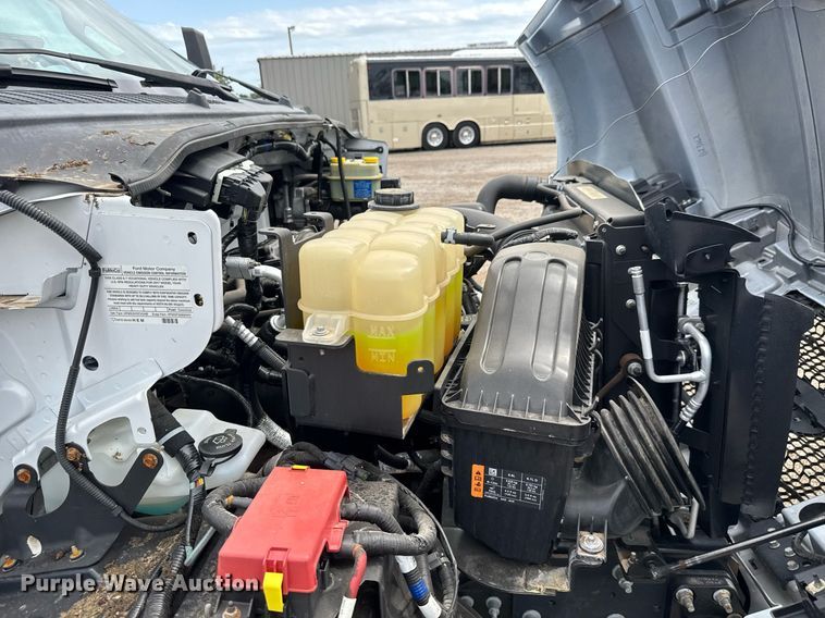 image for item DY0056 2017 Ford F650 box truck