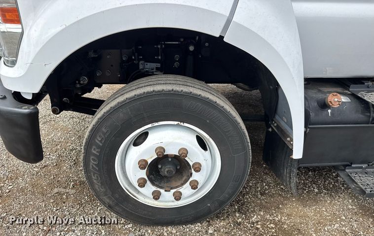 image for item DY0056 2017 Ford F650 box truck