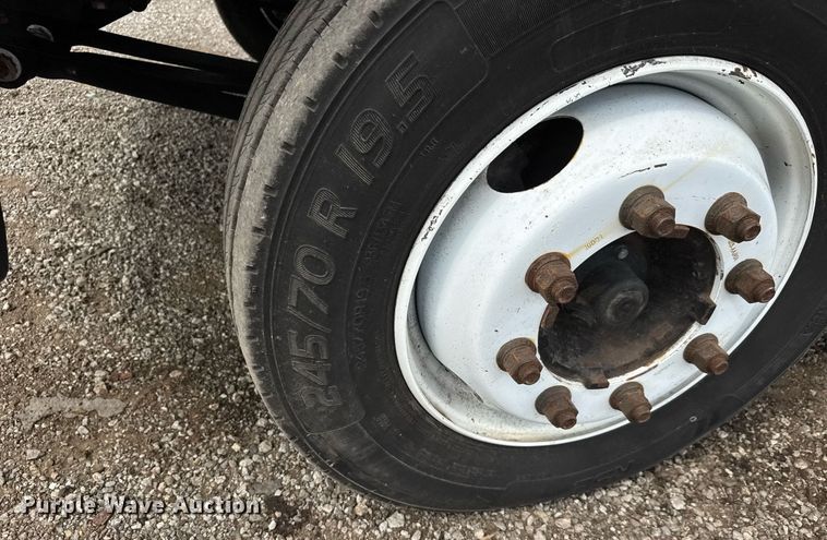 image for item DY0056 2017 Ford F650 box truck