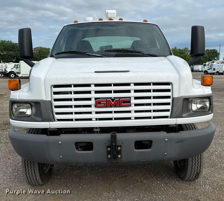 image for item DY0058 2007 GMC C4500 flatbed truck