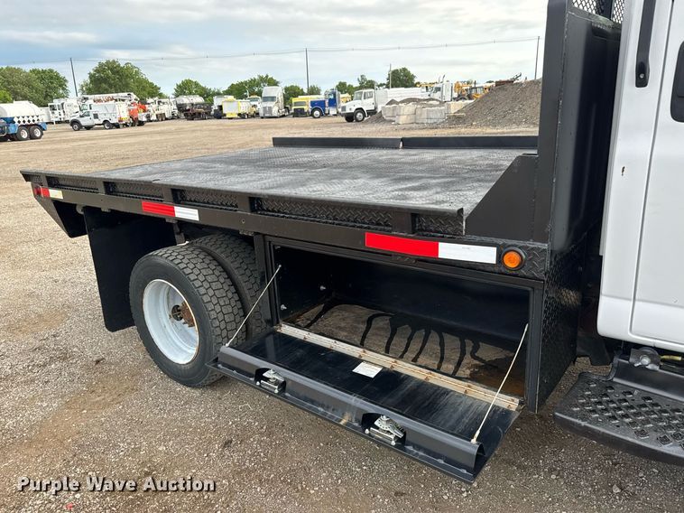 image for item DY0058 2007 GMC C4500 flatbed truck