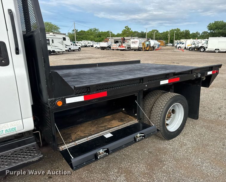 image for item DY0058 2007 GMC C4500 flatbed truck