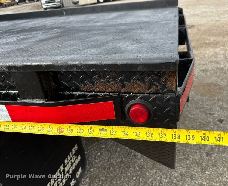 image for item DY0058 2007 GMC C4500 flatbed truck