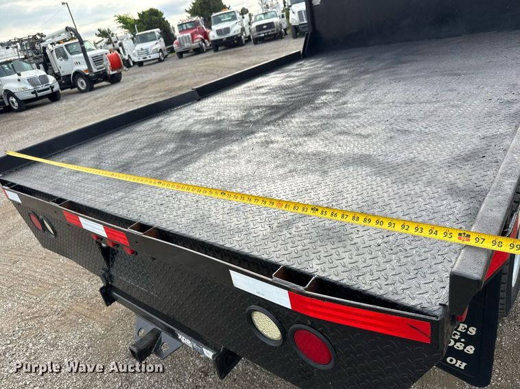 image for item DY0058 2007 GMC C4500 flatbed truck