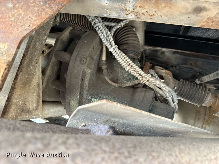 image for item DY0058 2007 GMC C4500 flatbed truck