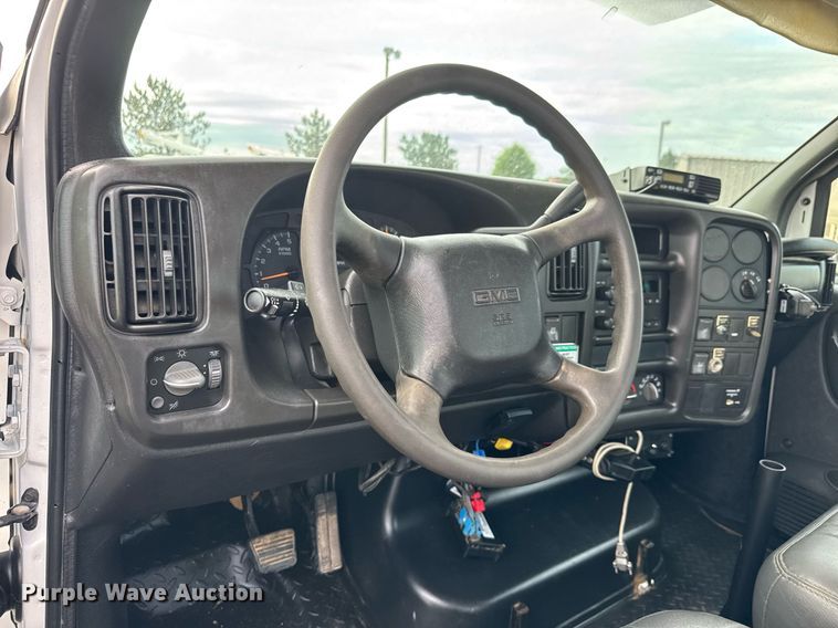 image for item DY0058 2007 GMC C4500 flatbed truck