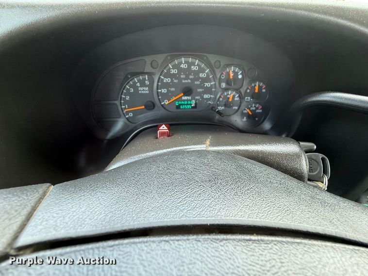 image for item DY0058 2007 GMC C4500 flatbed truck