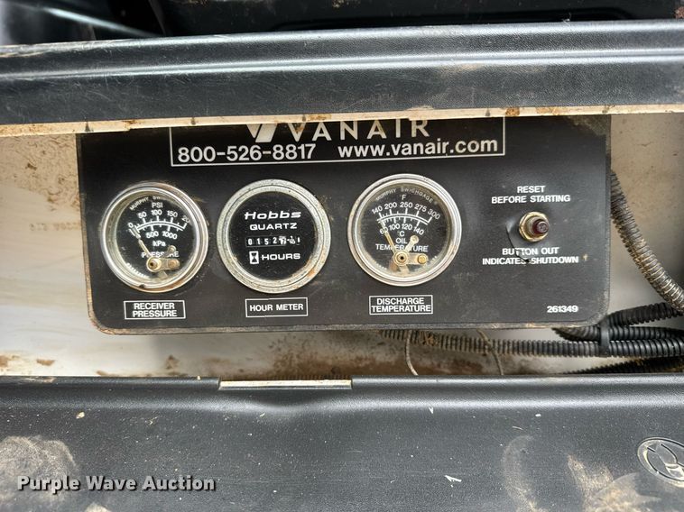 image for item DY0058 2007 GMC C4500 flatbed truck