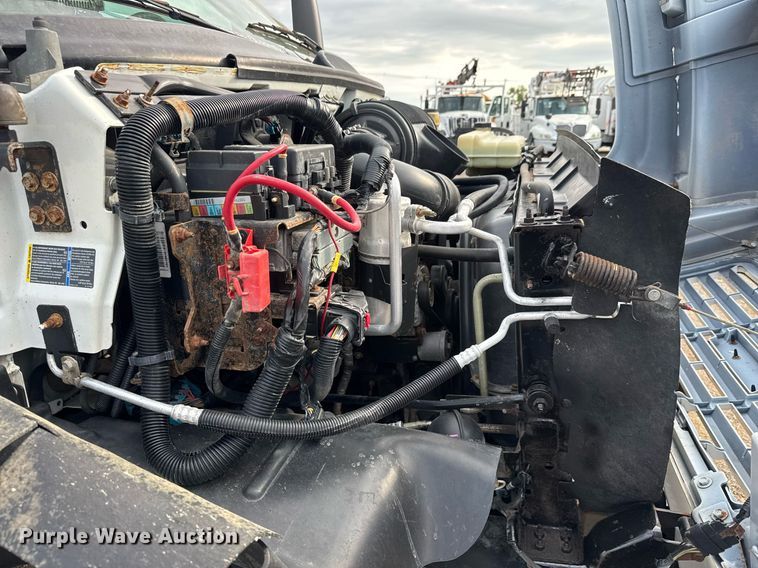 image for item DY0058 2007 GMC C4500 flatbed truck