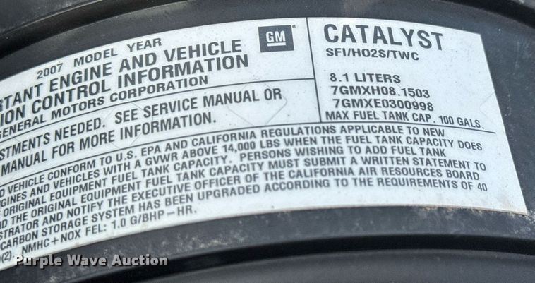 image for item DY0058 2007 GMC C4500 flatbed truck