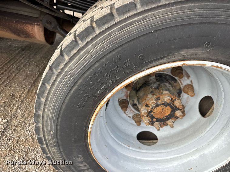 image for item DY0058 2007 GMC C4500 flatbed truck