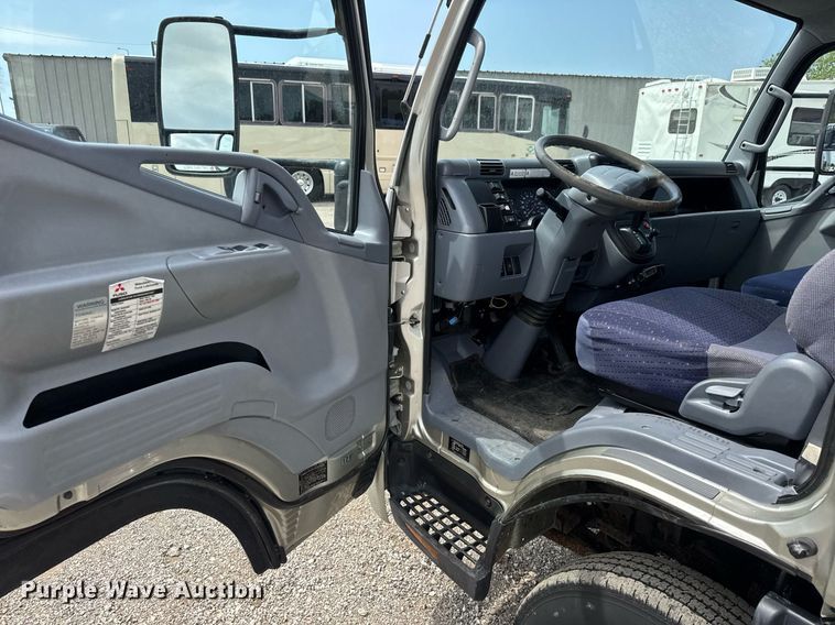 image for item DY0066 2008 Mitsubishi Fuso box truck