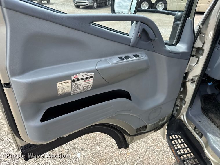 image for item DY0066 2008 Mitsubishi Fuso box truck