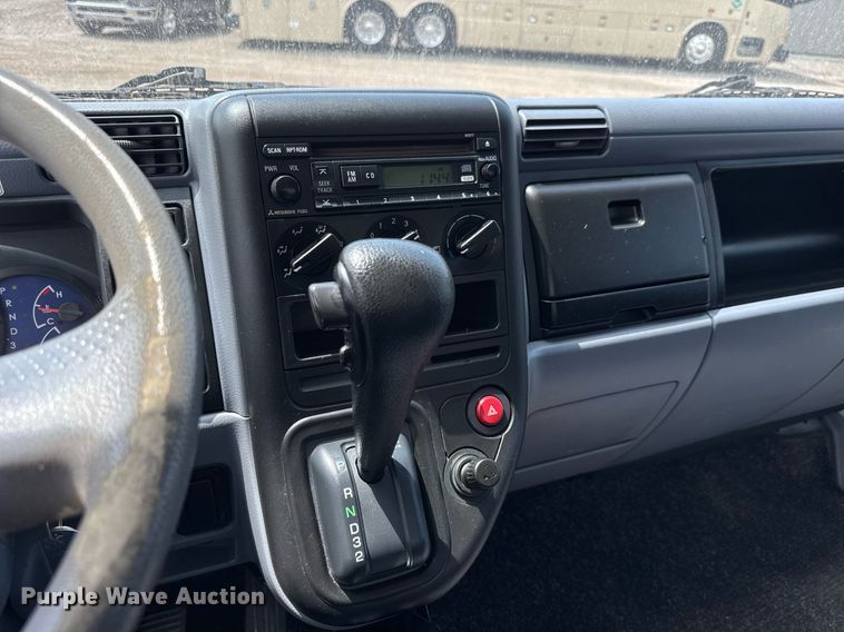 image for item DY0066 2008 Mitsubishi Fuso box truck