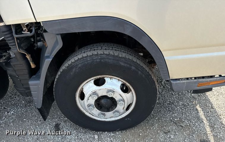 image for item DY0066 2008 Mitsubishi Fuso box truck