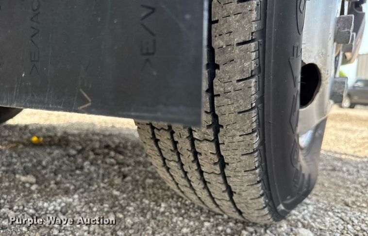 image for item DY0066 2008 Mitsubishi Fuso box truck