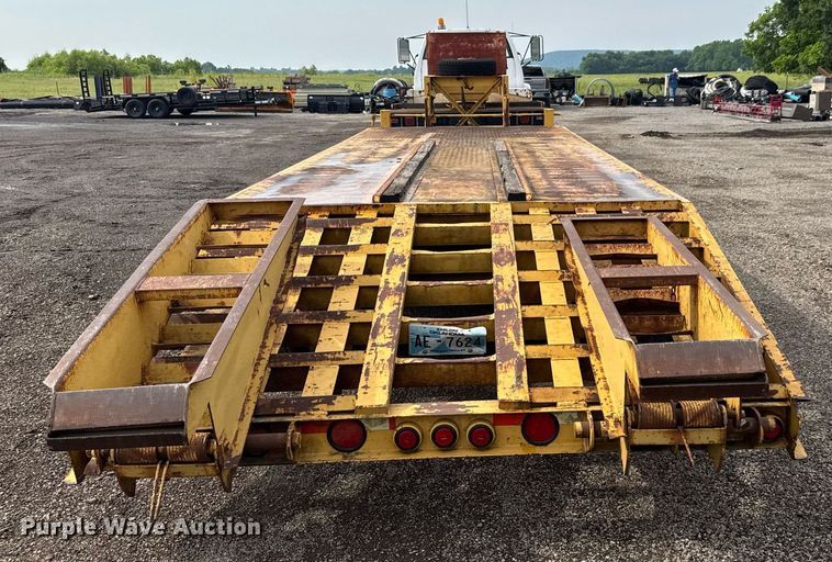 image for item DY0193 1991 Chevrolet Kodiak flatbed truck