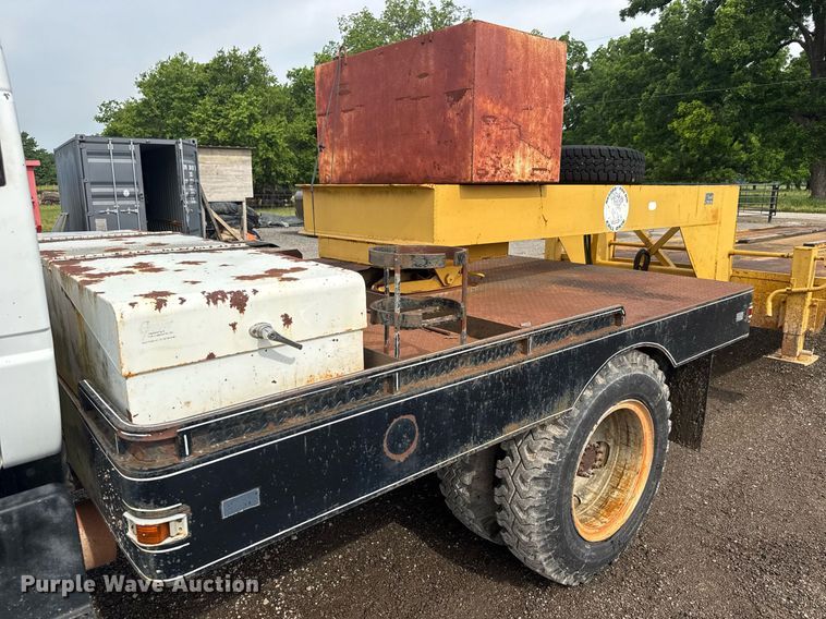 image for item DY0193 1991 Chevrolet Kodiak flatbed truck